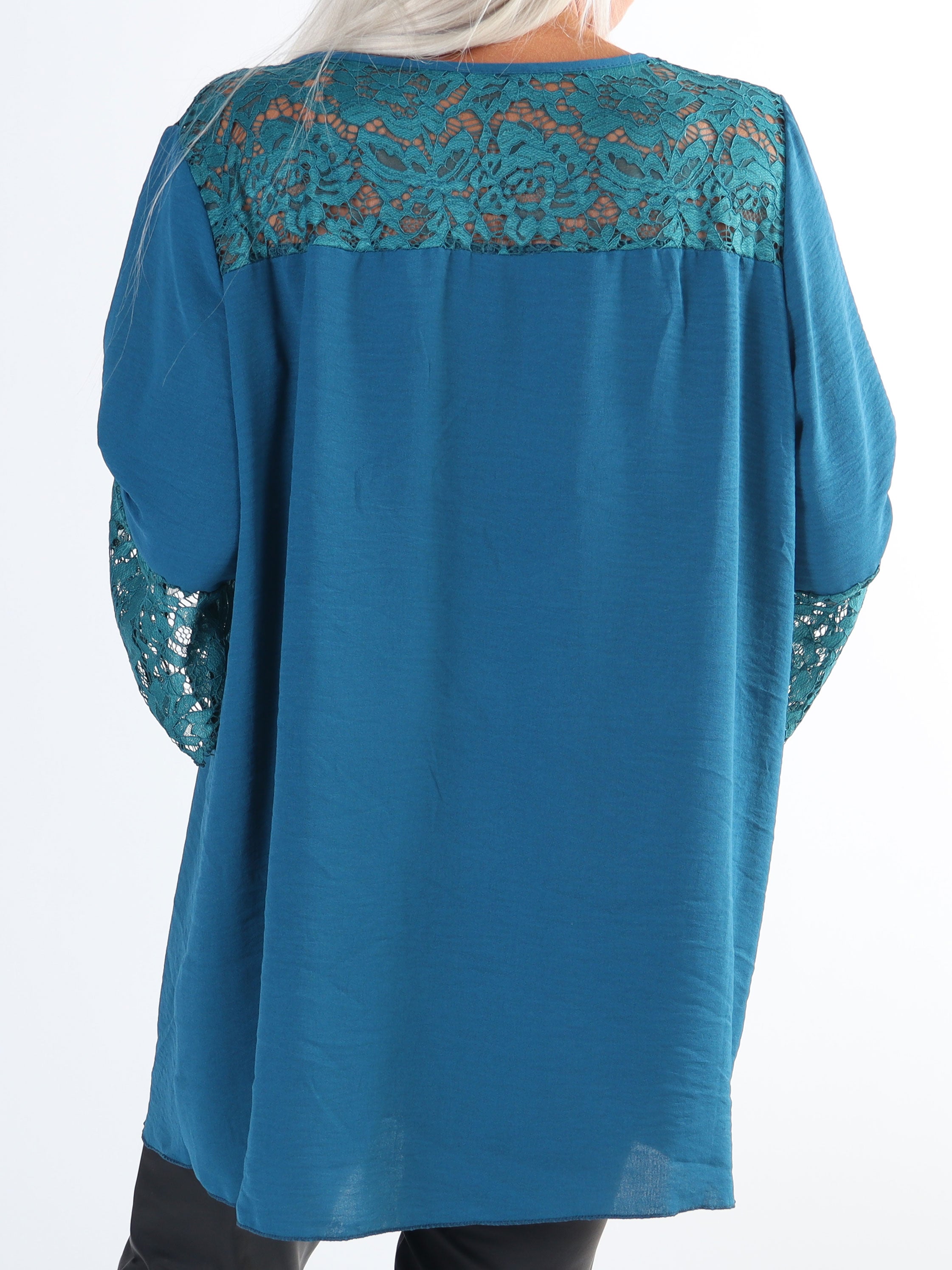 Amanda - Sød simpel plus size tunika med blonde